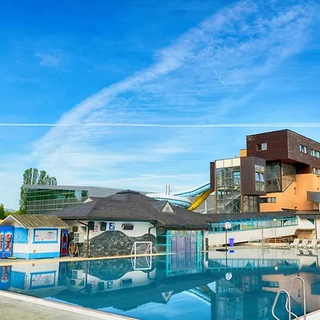 Aquacity Riverside פופראד