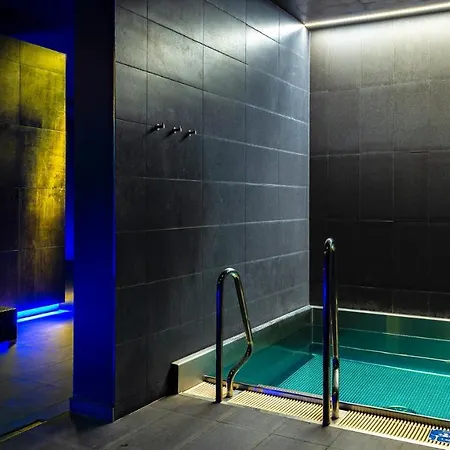 Aquacity Riverside 3* بوبراد