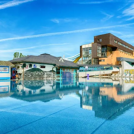 Aquacity Riverside بوبراد