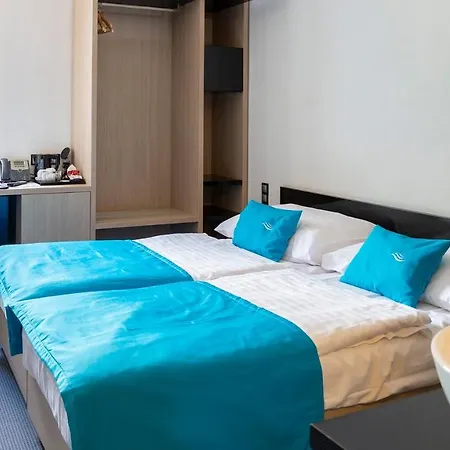 מלון Aquacity Riverside פופראד