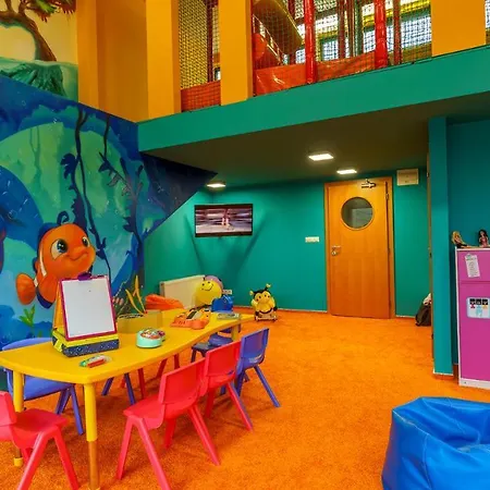 Отель Aquacity Riverside Попрад