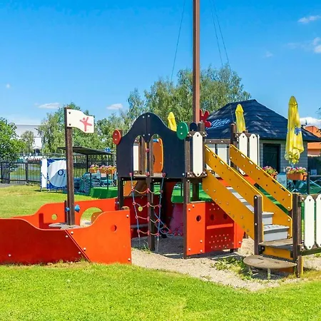 Aquacity Riverside Отель Попрад