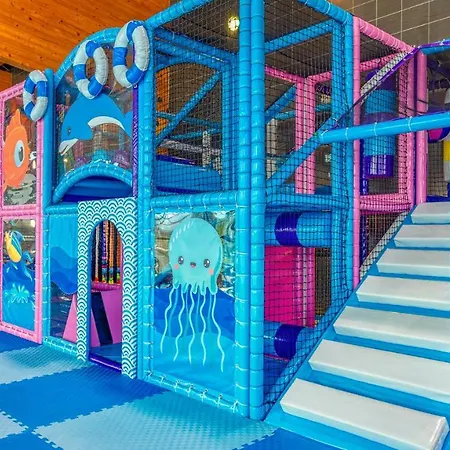 מלון Aquacity Riverside 3*