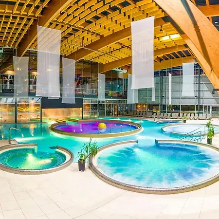 Aquacity Riverside Отель Попрад