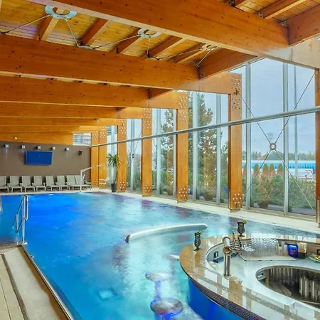 Aquacity Riverside 3* פופראד