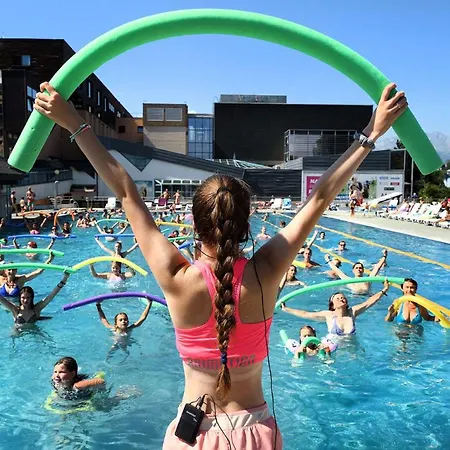 Aquacity Riverside מלון