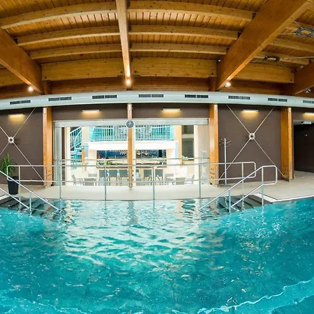 Aquacity Riverside 3*