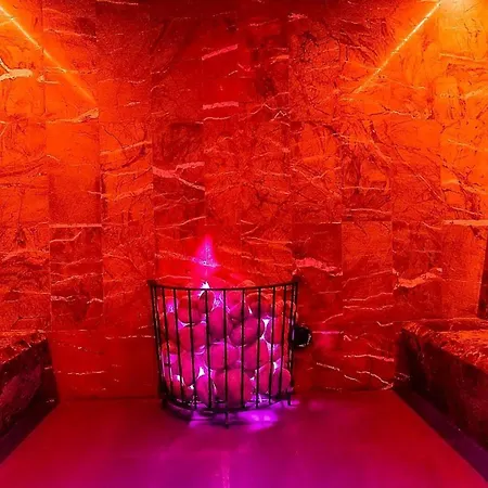 Aquacity Riverside Hotel