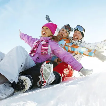 Aquacity Riverside 3* פופראד