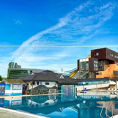 Aquacity Riverside Hotel 3*