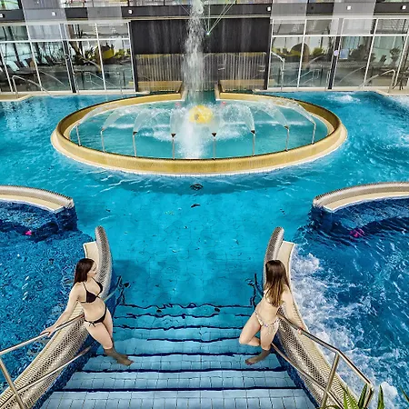 Aquacity Riverside 3*