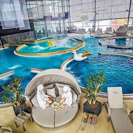 Aquacity Riverside Hotel