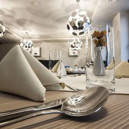 מלון Aquacity Riverside פופראד