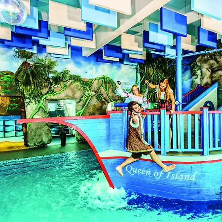 Aquacity Riverside 3*