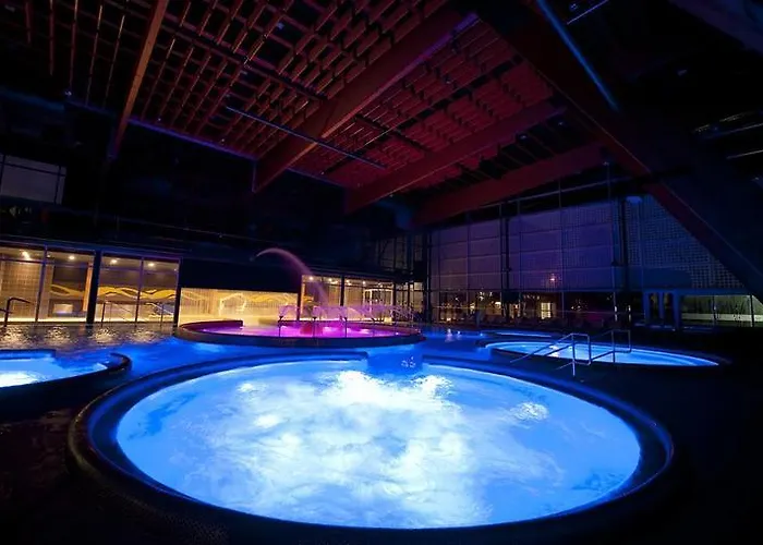 Otel Aquacity Riverside 3*